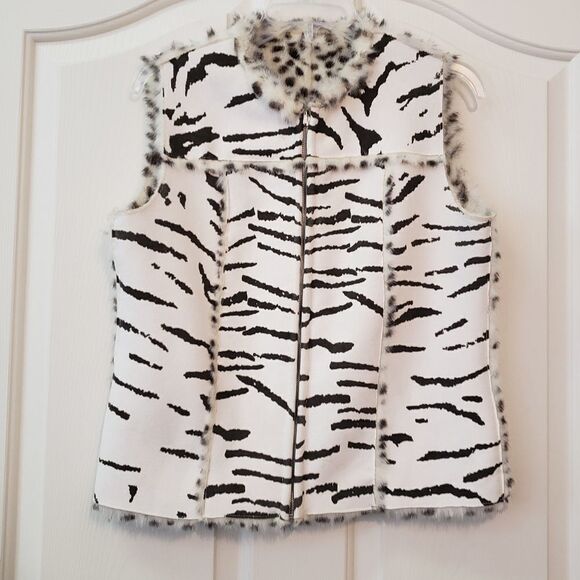 Vest   - Picture 2 of 5